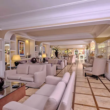 فندق Martini 4*