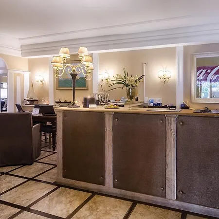 Martini Hotel 4*