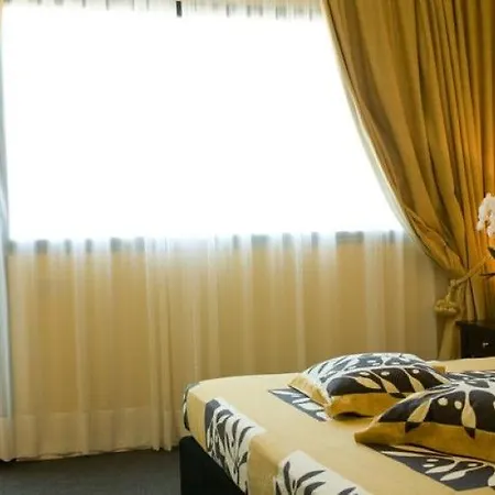 Martini מלון אולביה